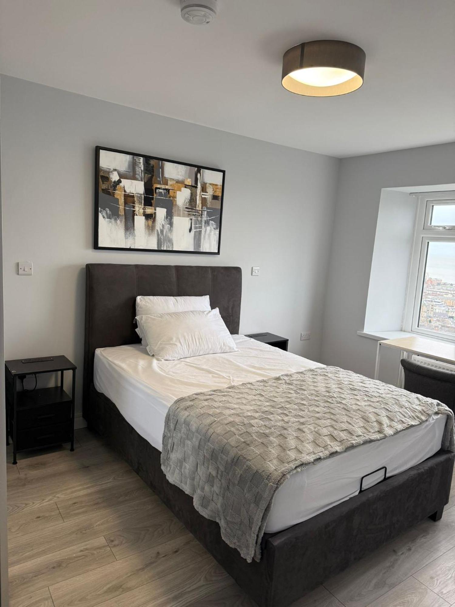 Luxury With Sea Views And Modern Conveniences Guest house Swansea