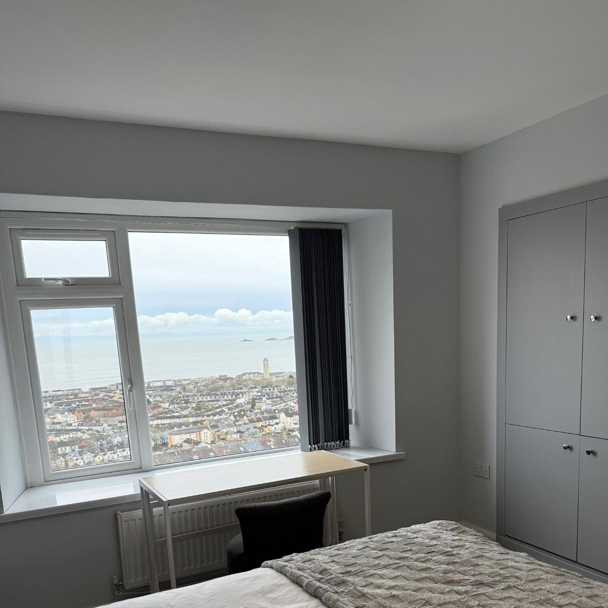 Luxury With Sea Views And Modern Conveniences Guest house Swansea